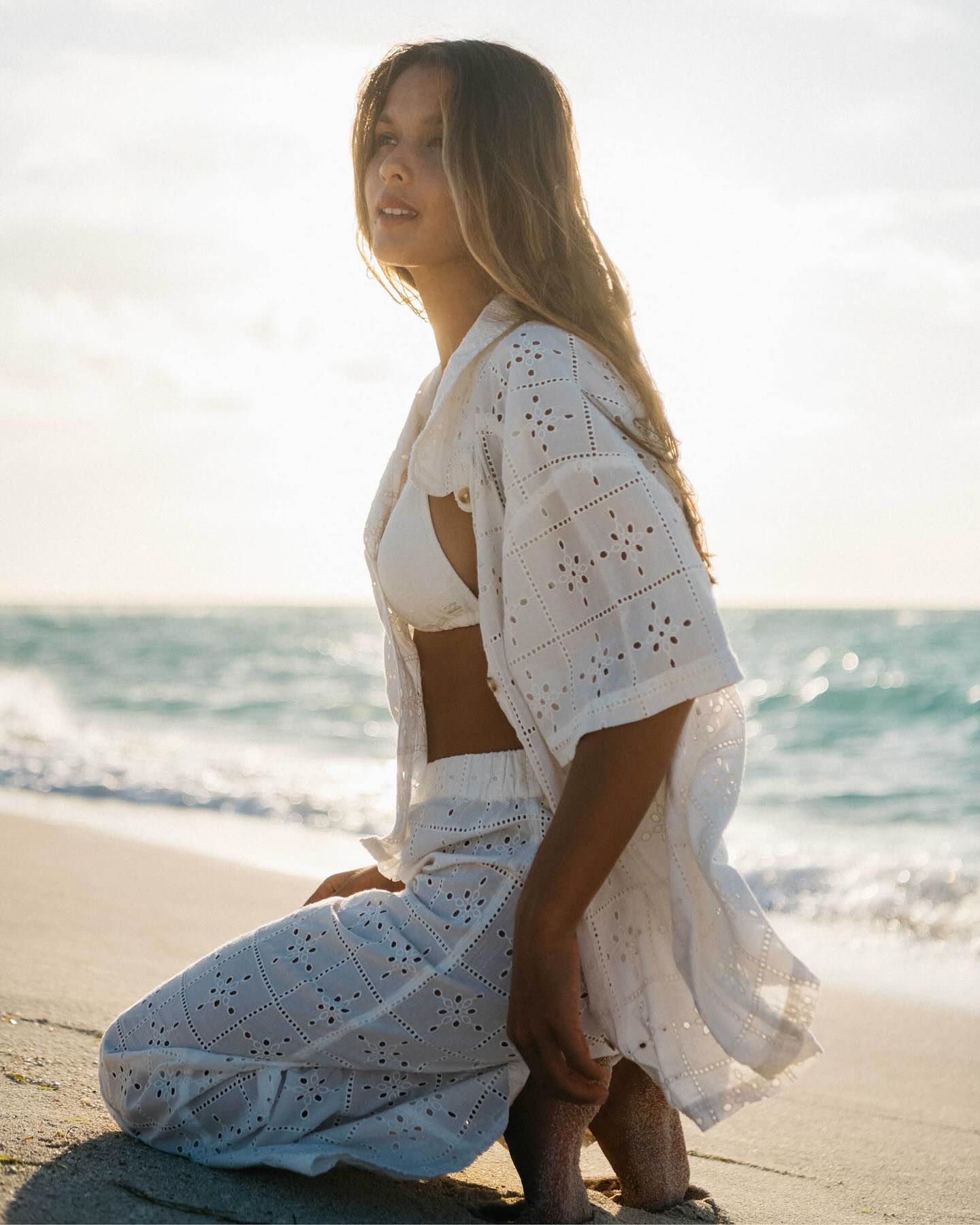 BILLABONG EYELET CRUSH TOP