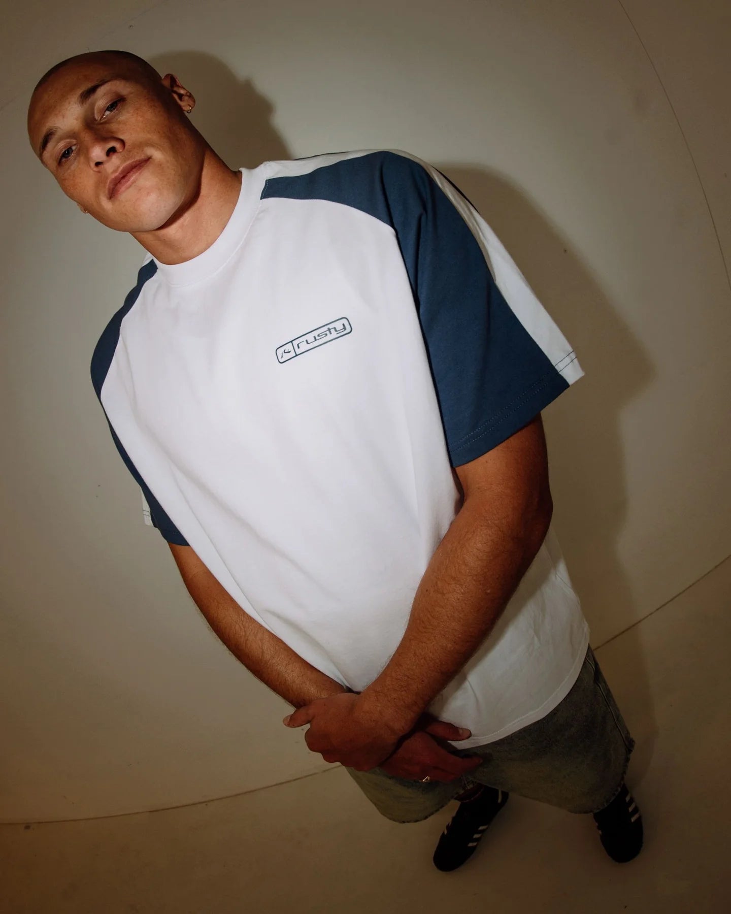 RUSTY DODGER RAGLAN TEE