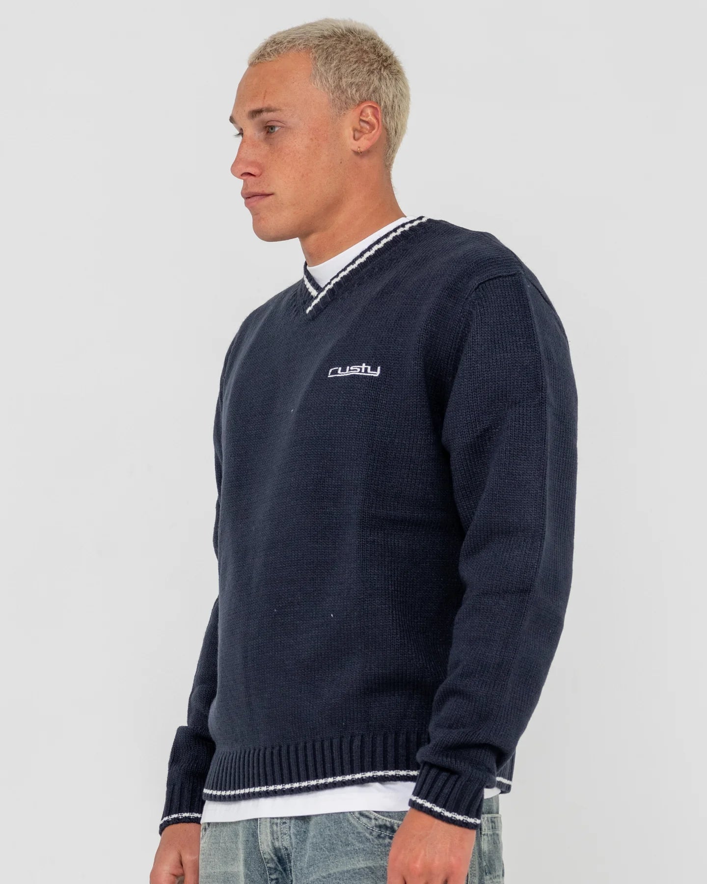 RUSTY VENOM VEE NECK KNITTED CREW