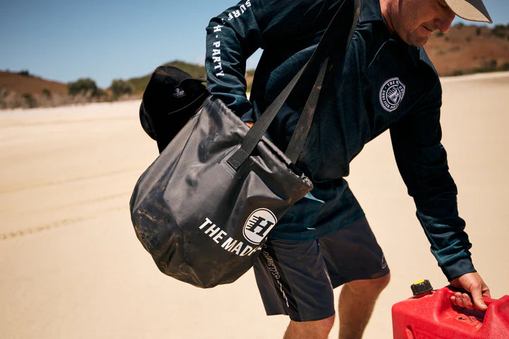 MAD HUEYS DRY BUCKET BAG BLACK