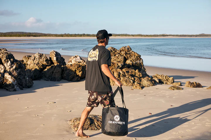 MAD HUEYS DRY BUCKET BAG BLACK