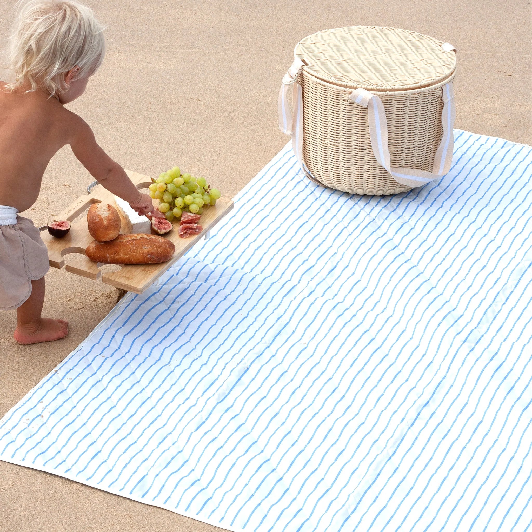 SUNNYLIFE BEACH AND PICNIC BLANKET