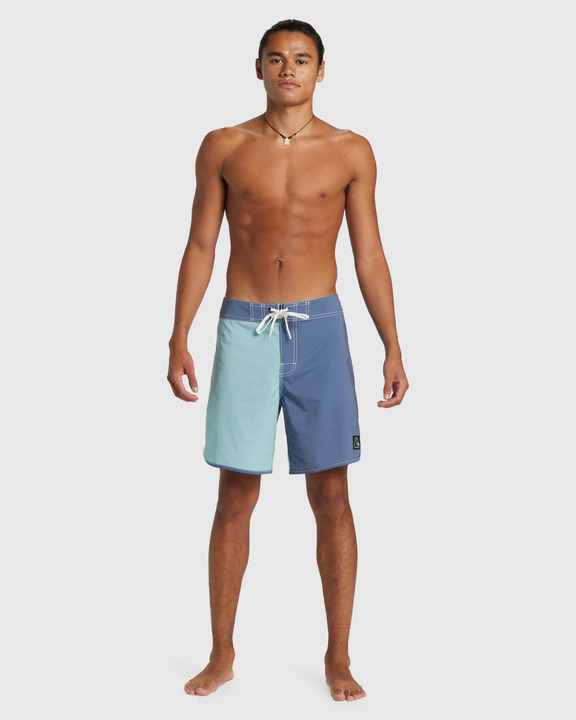 QUIKSILVER ORIGINAL SCALLOP JESTER 18