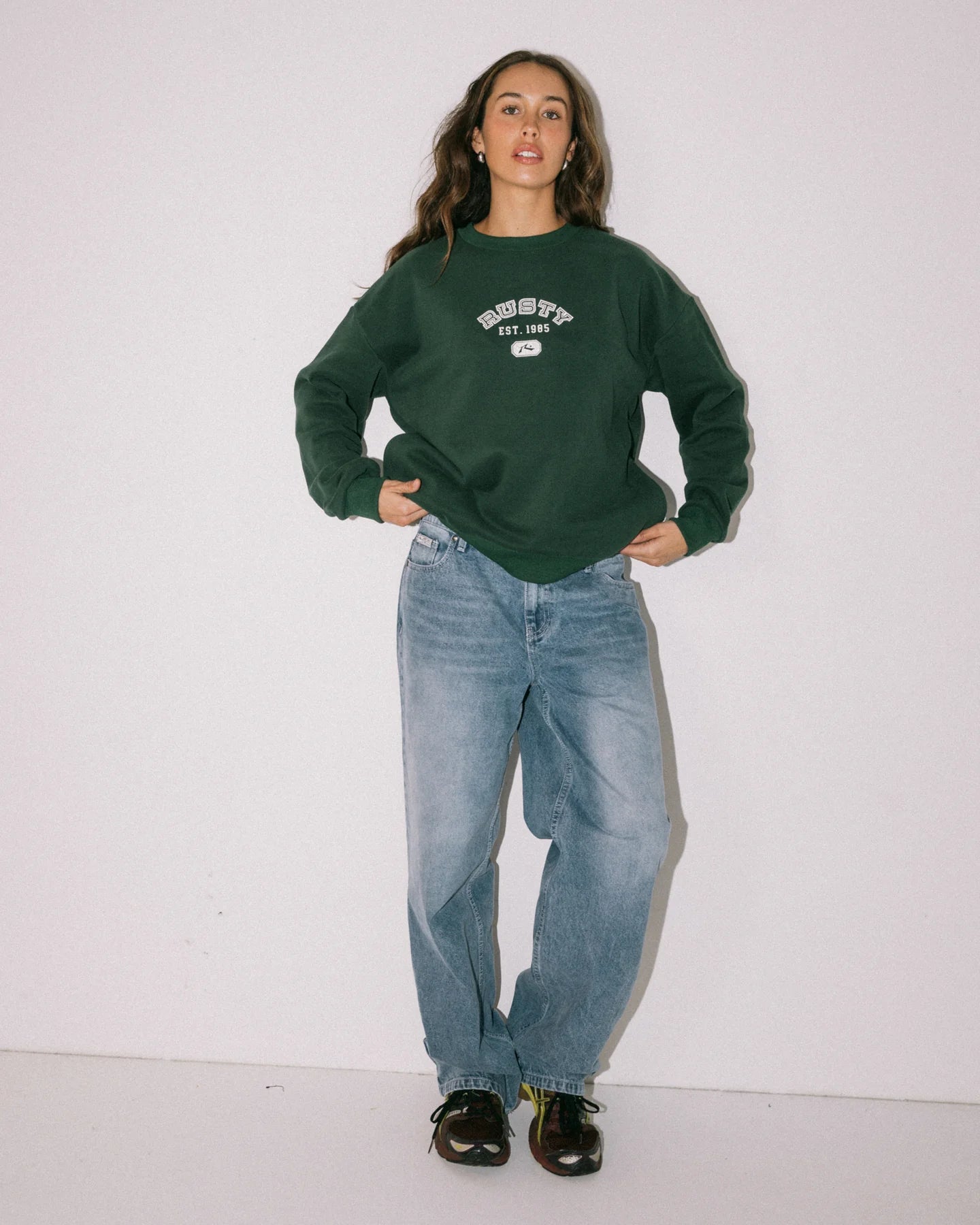 RUSTY COLLEGE DROPOUT OVERSIZED CREW FLEECE