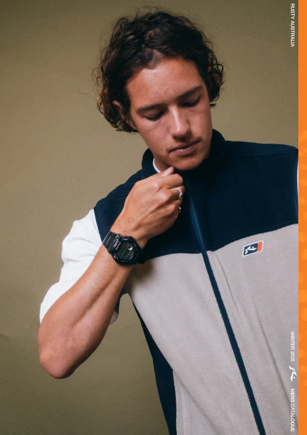 RUSTY ON THE RUN TECH FLEECE VEST - ABBEY STONE