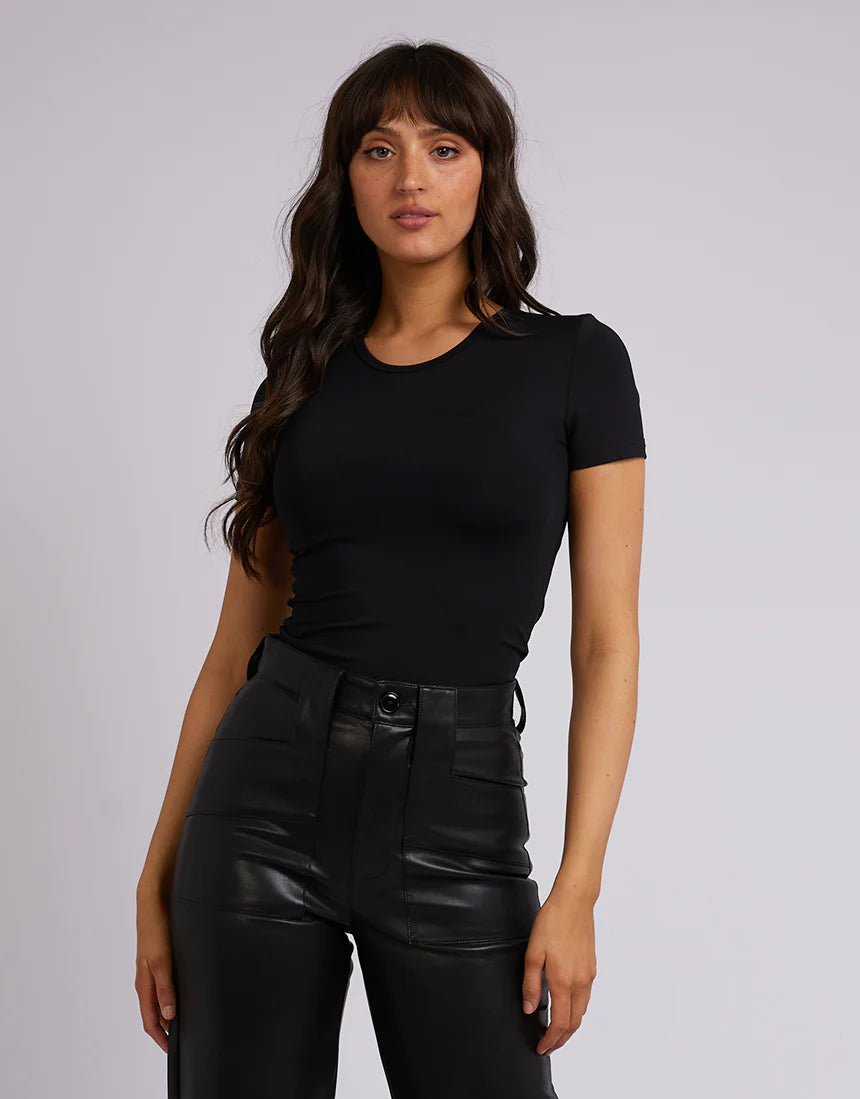 EVE STAPLE TOP