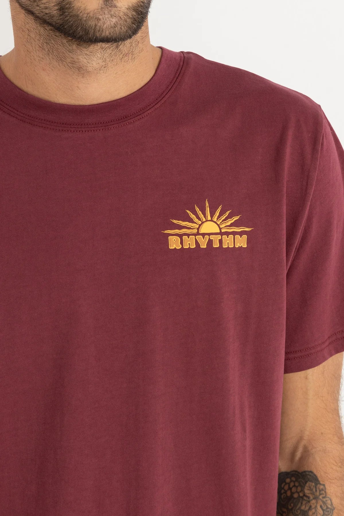 RHYTHM FRAME T-SHIRT - MERLOT