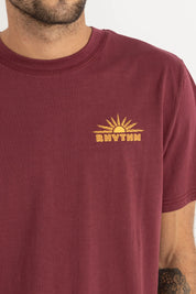 RHYTHM FRAME T-SHIRT - MERLOT
