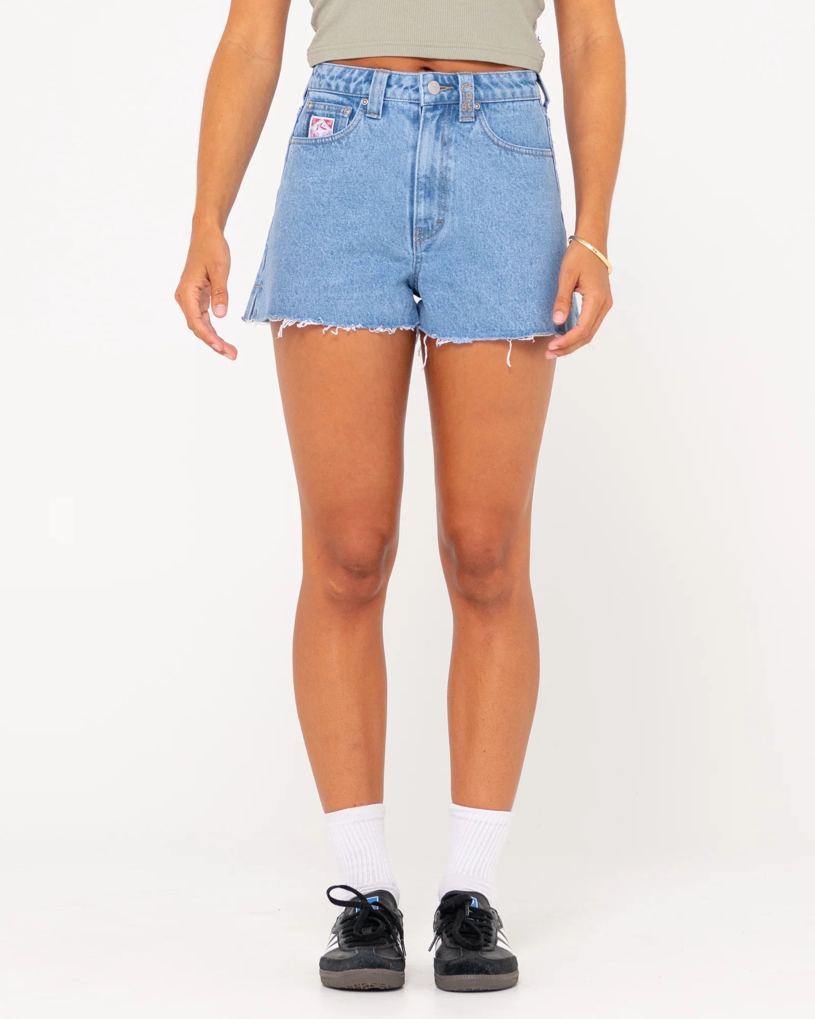 PENNY KICK FLARE DENIM SHORT