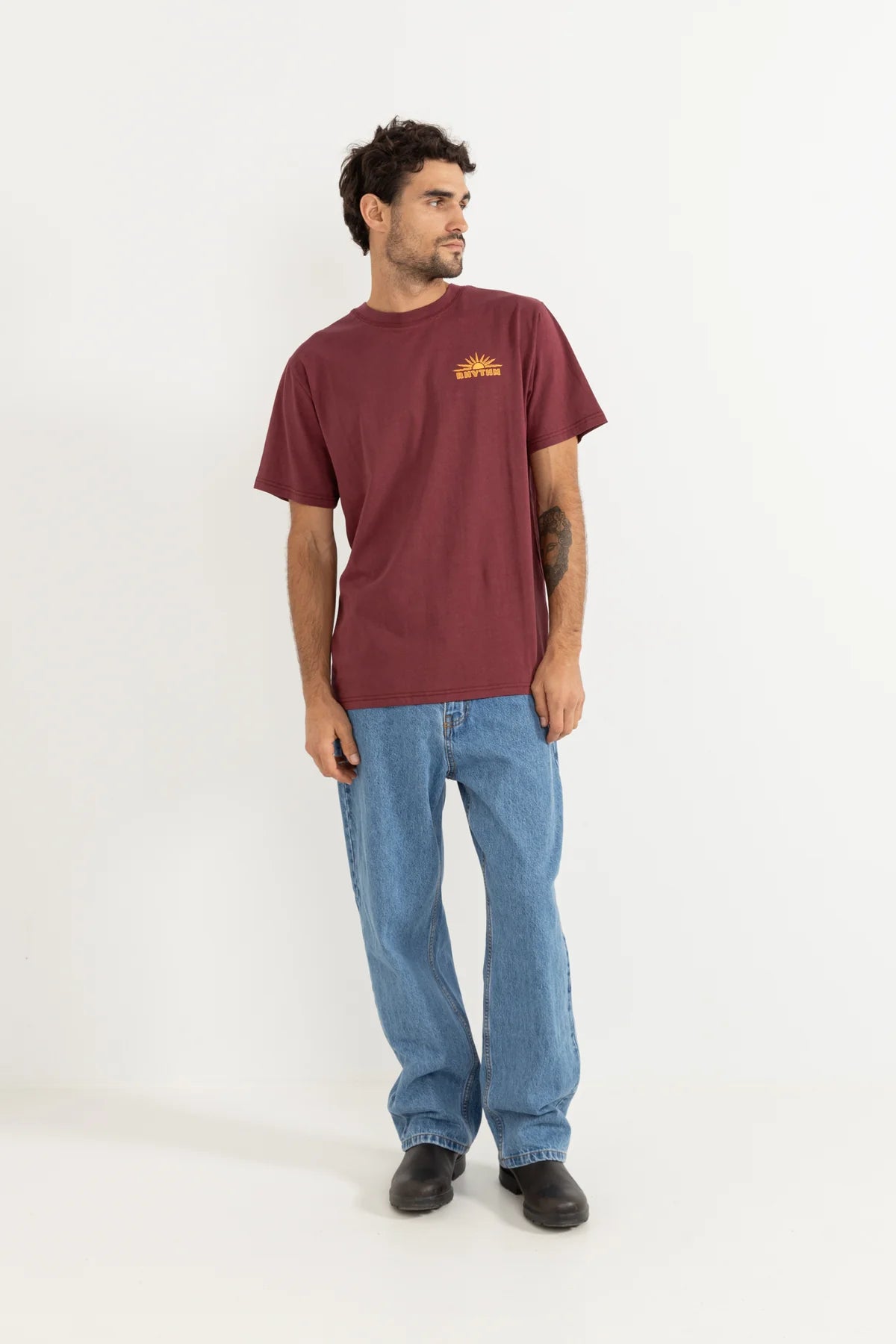 RHYTHM FRAME T-SHIRT - MERLOT