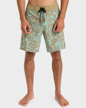 QUIKSILVER SURFSILK STRAIGHT LEG 18