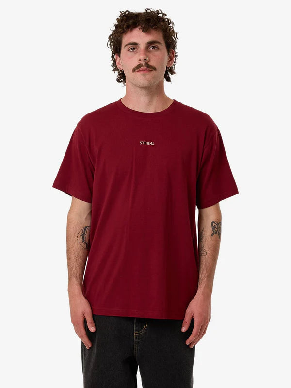 MINIMAL THRILLS MERCH FIT TEE - CABERNET