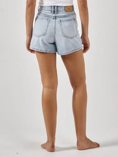 THRILLS ERICA SHORT - LIGHT ASH BLUE