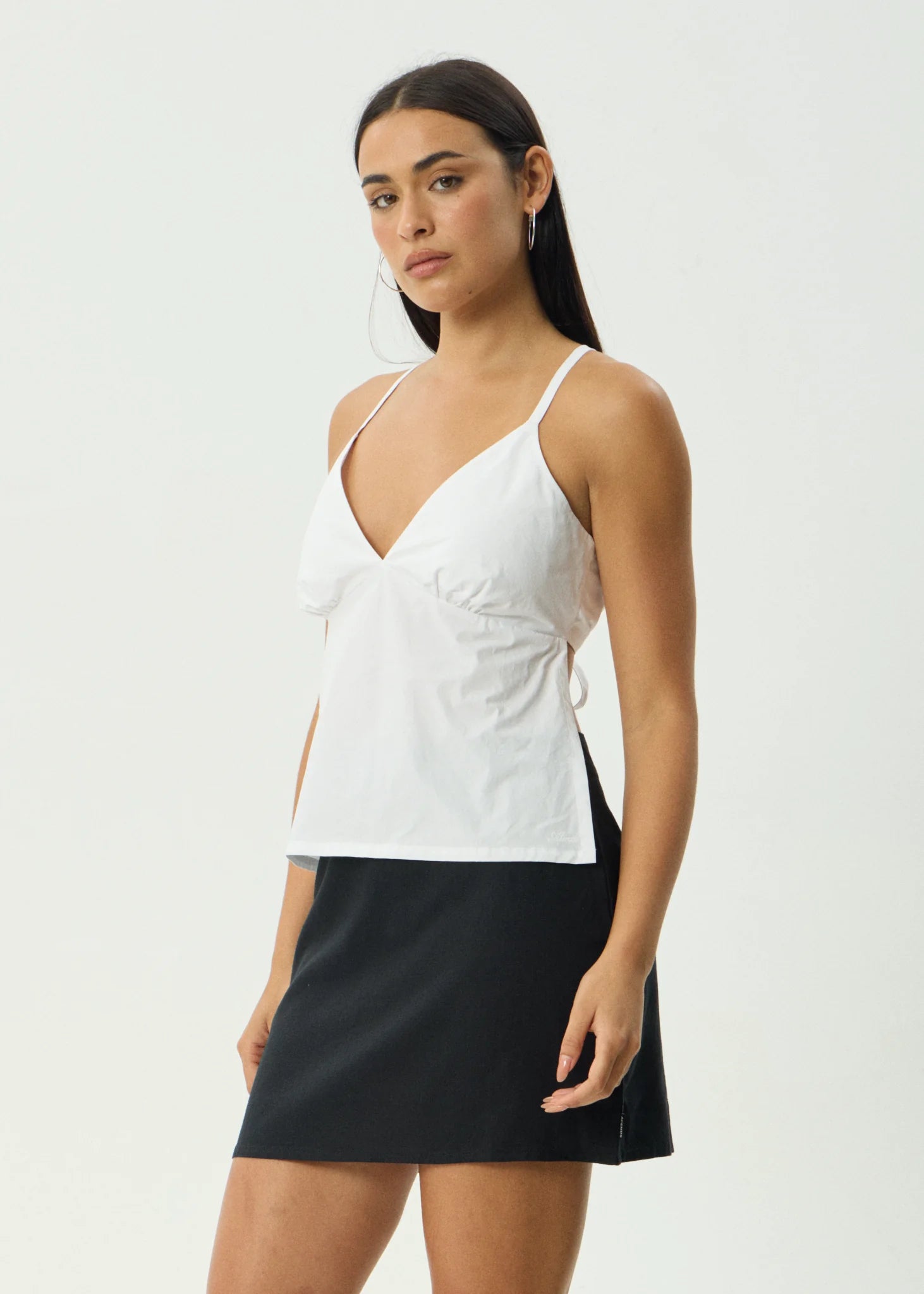 AFENDS ANNALISE STRAPPY TOP – ORGANIC COTTON V-NECK CROP WITH CROSSOVER BACK