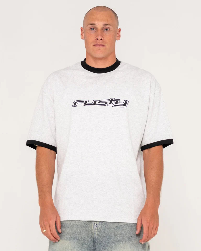 RUSTY DEAD RINGER GRAPHIC TEE