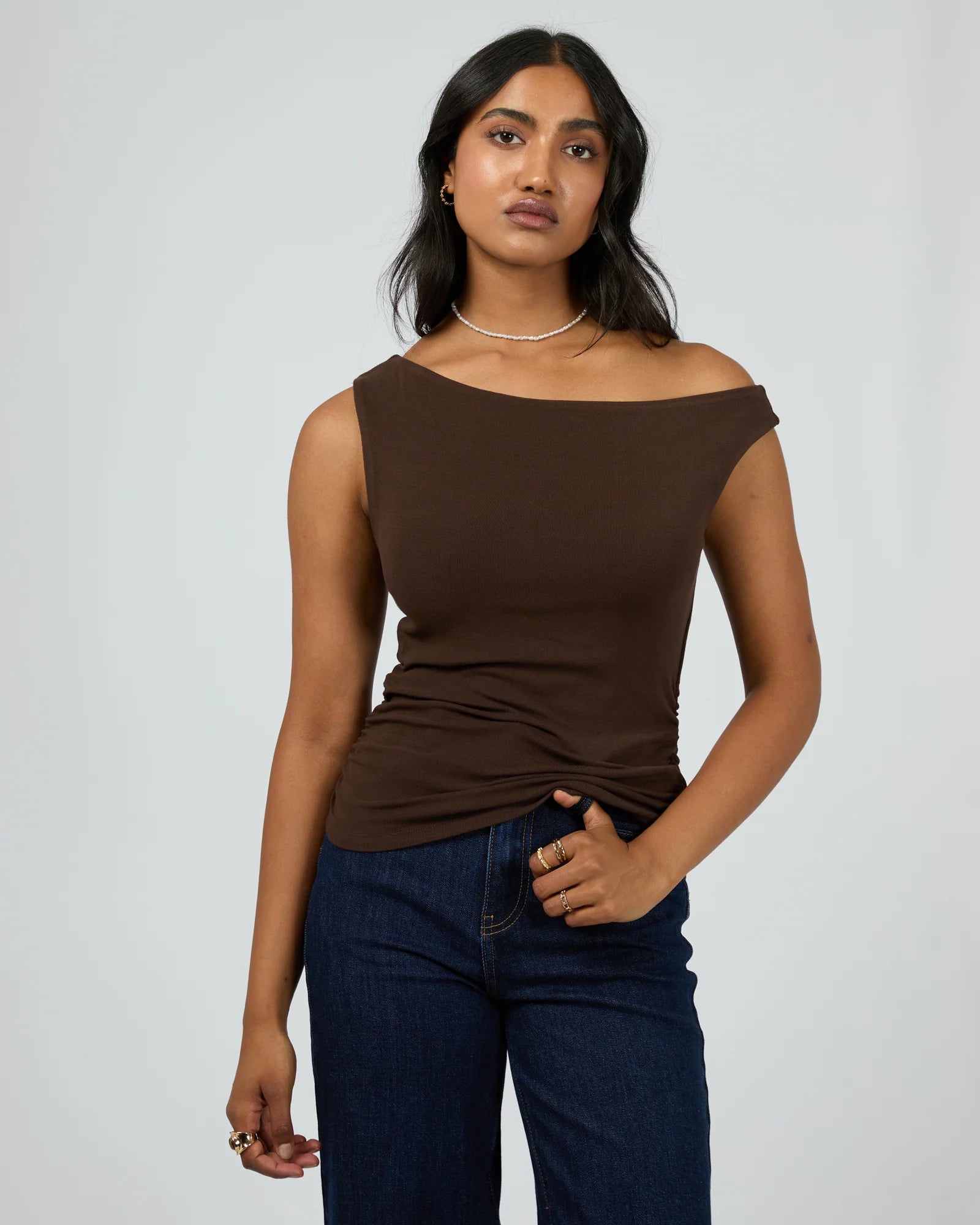 AAE KYLIE OFF SHOULDER TOP BROWN