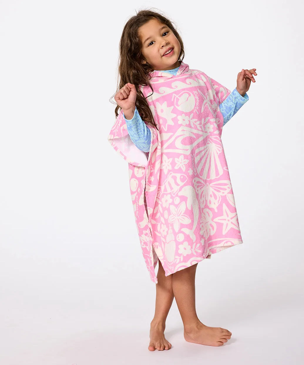 MixedSnapHoodedTowel-Girl2.webp