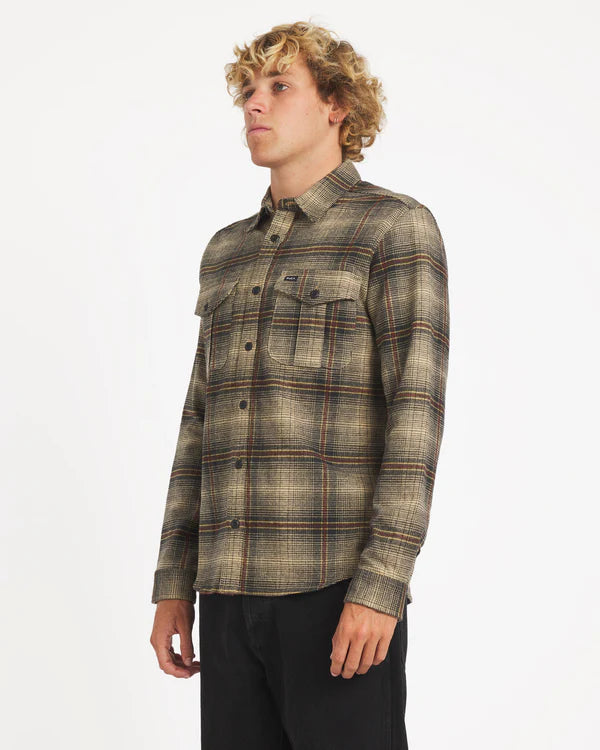 RVCA HUGES FLANNEL LONG SLEEVE SHIRT PIRATE BLACK