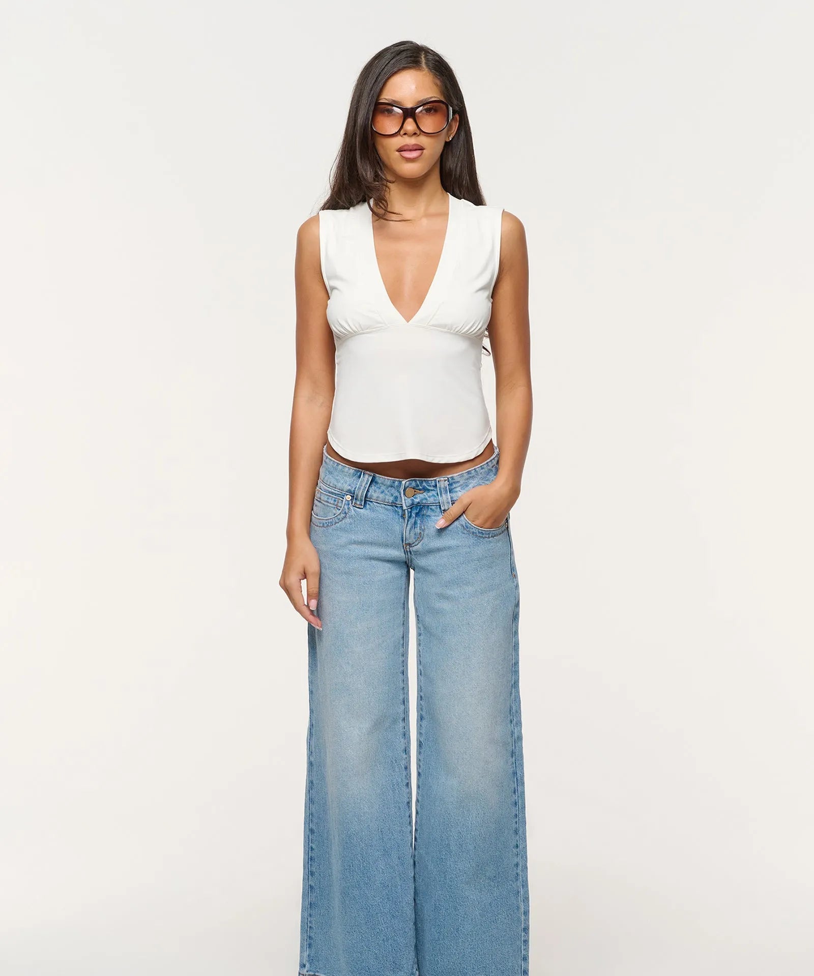 abrand-00-super-low-wide-petite-jeans-jody.webp
