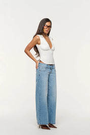 ABRAND 00 SUPER LOW & WIDE PETITE JEANS – JODY