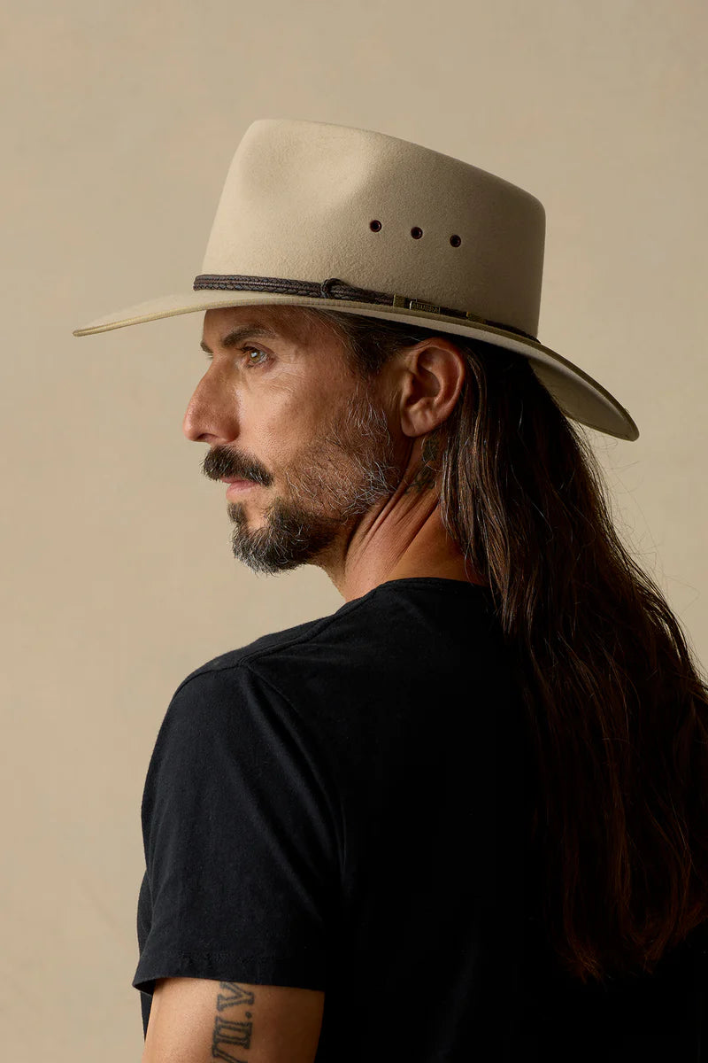 AKUBRA CATTLEMAN HAT IN SAND -  WIDE BRIM OUTBACK HAT