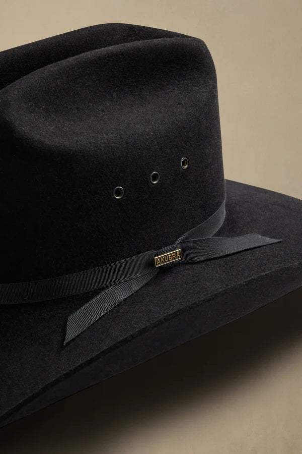 AKUBRA OUTBACK CLUB HAT BLACK LEGENDS SERIES LEE KERNAGHAN