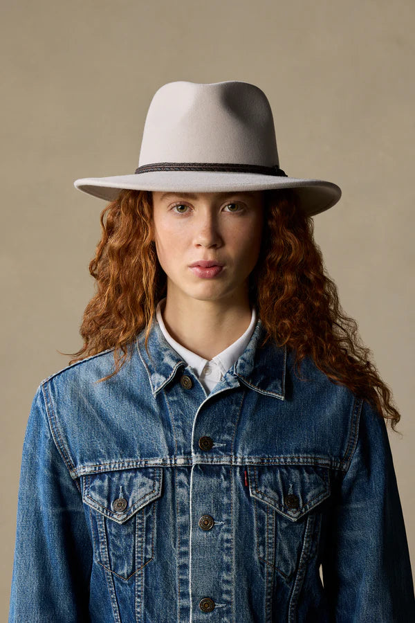 AKUBRA TRAVELLER HAT LIGHT SAND AUSTRALIAN MADE FELT HAT