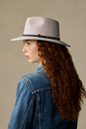 AKUBRA TRAVELLER HAT LIGHT SAND AUSTRALIAN MADE FELT HAT