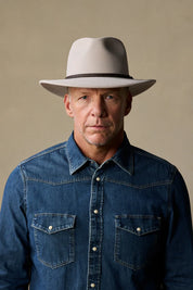 AKUBRA TRAVELLER HAT LIGHT SAND AUSTRALIAN MADE FELT HAT