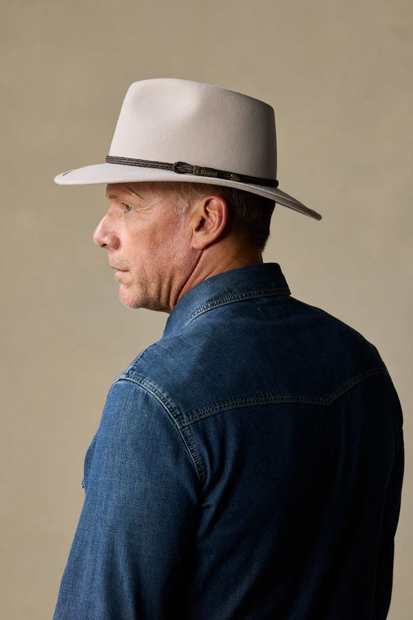 AKUBRA TRAVELLER HAT LIGHT SAND AUSTRALIAN MADE FELT HAT