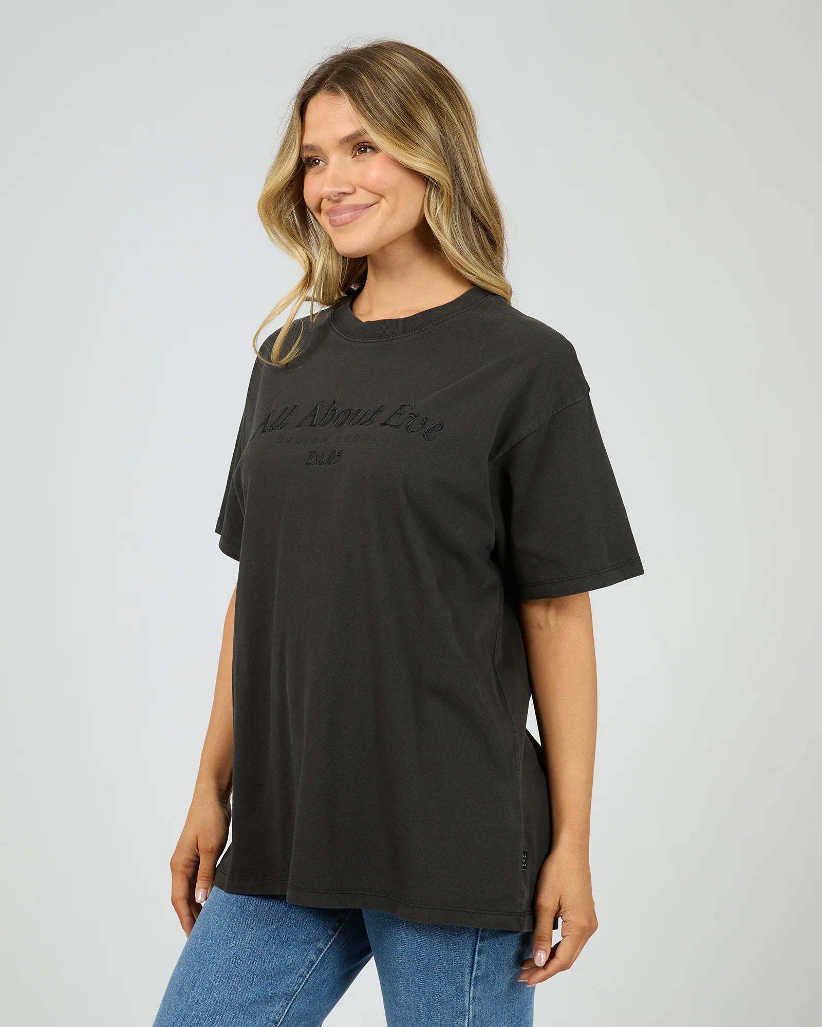ALL ABOUT EVE AAE TIMELESS TEE – WASHED BLACK