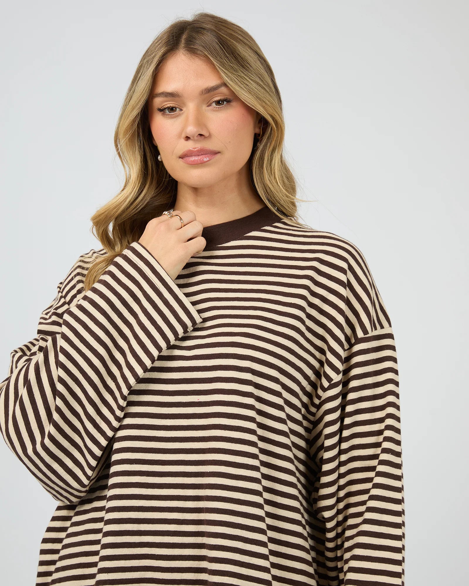 ALL ABOUT EVE PALOMA LONG SLEEVE STRIPE TEE – BROWN