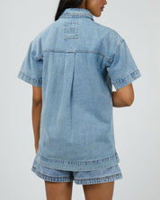 ALL ABOUT EVE SIMI DENIM SHIRT WOMENS SHORT SLEEVE BUTTON UP LIGHT BLUE