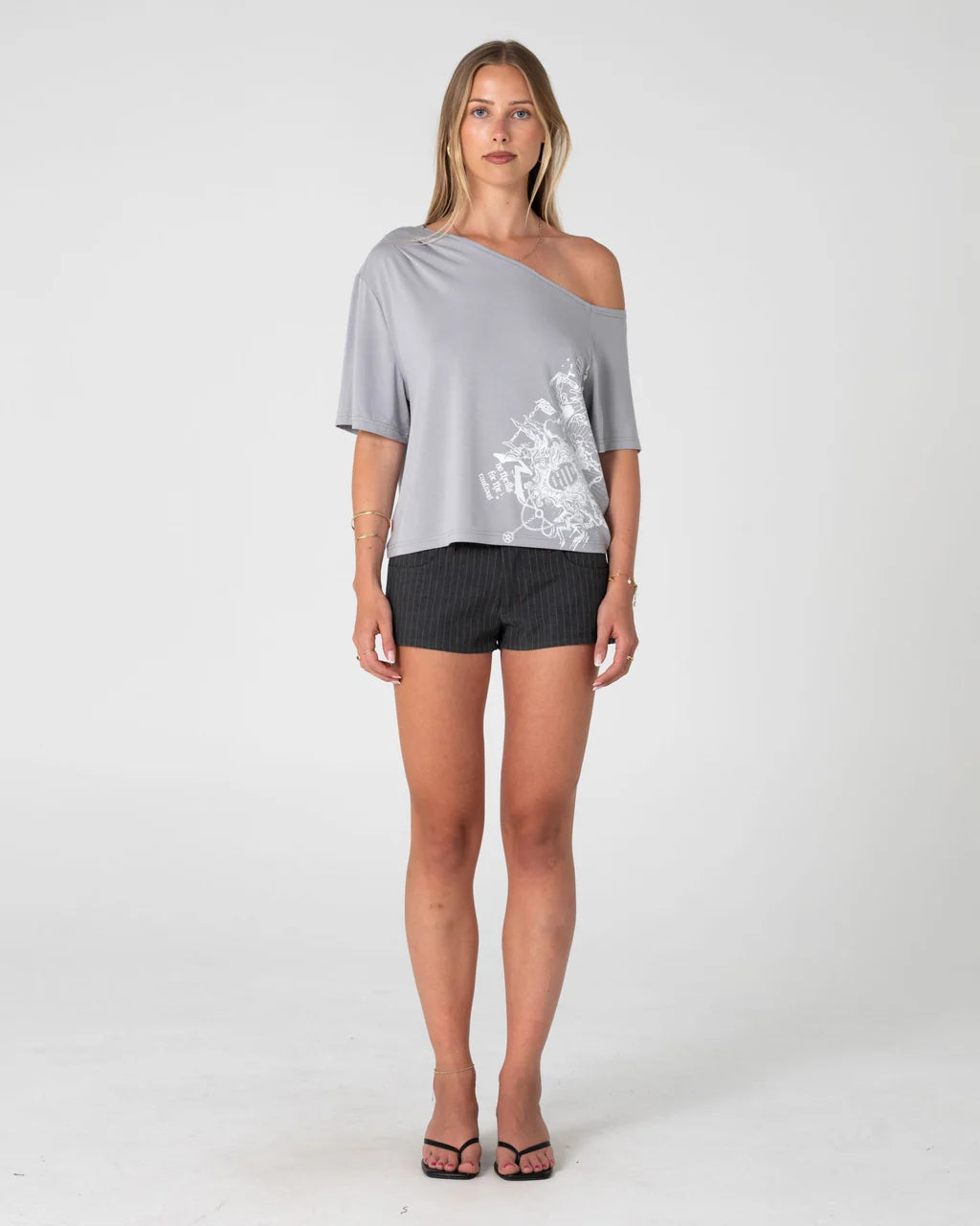RUSTY SALLY SLOUCH OFF SHOULDER GRAPHIC TEE WOMENS GREY WHITE