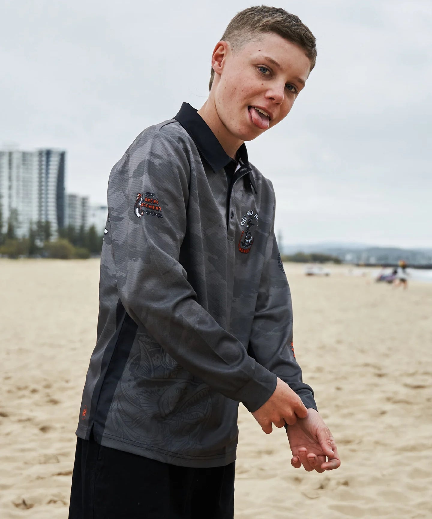 anchor-management-youth-upf-50-fishing-jersey-faded-dust1.webp