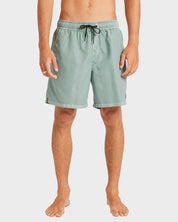 BILLABONG ALL DAY OVERDYE LAYBACK 17" BOARDSHORTS – MENS EASY SURF SHORTS IN JADE