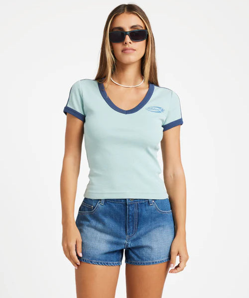 billabong-billa-crush-womens-tshirt-sea-fog-bodhi-surf.webp