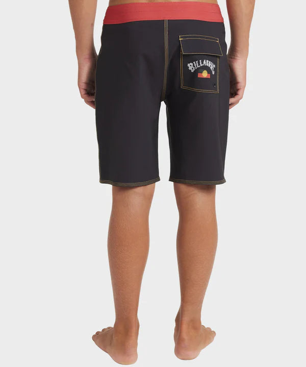 billabong-boys-otis-flag-pro-boardshorts-black1.webp