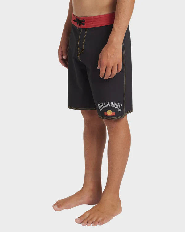 BILLABONG BOYS OTIS FLAG PRO BOARDSHORTS – BLACK