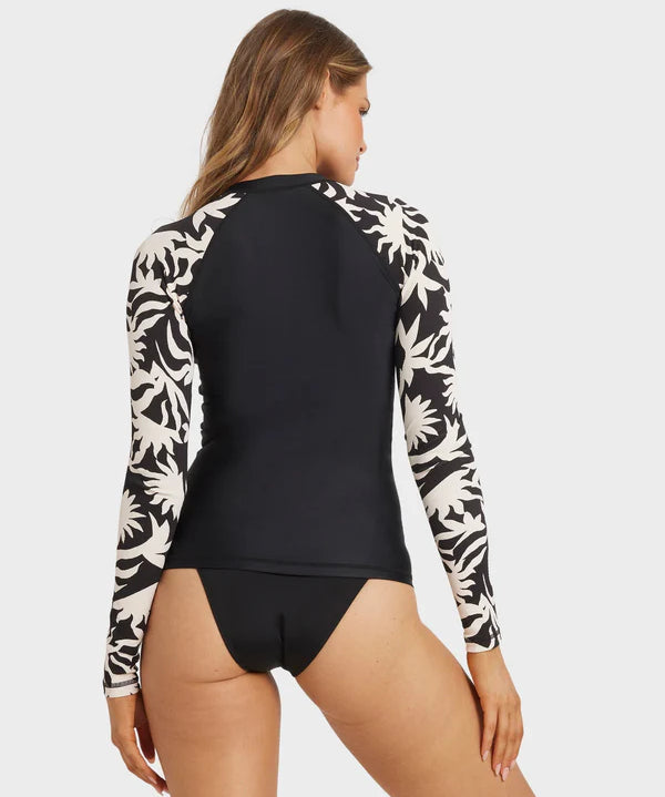billabong-by-my-side-pipa-womens-long-sleeve-rash-vest-black-white-bodhi-surf1.webp