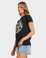 BILLABONG FORMULA T-SHIRT – WOMENS RELAXED EVERYDAY GRAPHIC TEE BLACK WHITE