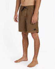 BILLABONG MENS ALL DAY OVERDYED LAYBACK 17" BOARDSHORTS – COFFEE BEAN
