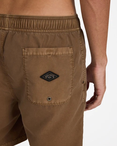 BILLABONG MENS ALL DAY OVERDYED LAYBACK 17" BOARDSHORTS – COFFEE BEAN