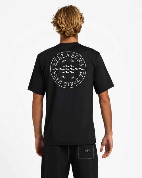 BILLABONG MENS BIG WAVE DAZ UPF 50 RASHGUARD – BLACK