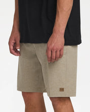 BILLABONG MENS CROSSFIRE 21" HYBRID SHORTS – KHAKI