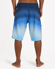 BILLABONG MENS FLUID PRO 21" BOARDSHORTS – BLUE