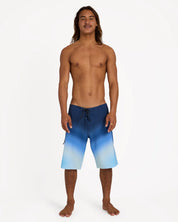 BILLABONG MENS FLUID PRO 21" BOARDSHORTS – BLUE