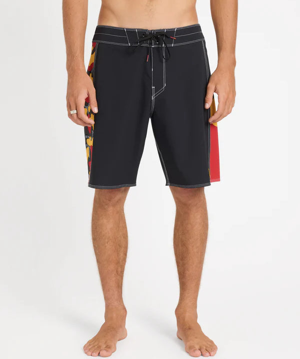 billabong-mens-otis-dbah-pro-19-boardshorts-black1.webp