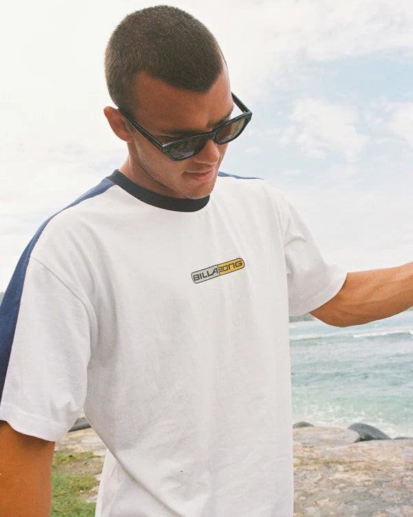 billabong-mens-spec-73-iconic-tshirt-white-bodhi-surf_45ae9081-49bc-4626-825a-3556cbb4d081.webp