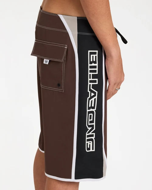 BILLABONG MENS SPEC DBAH BIO WAVE PRO 21" BOARDSHORTS – DARK BROWN
